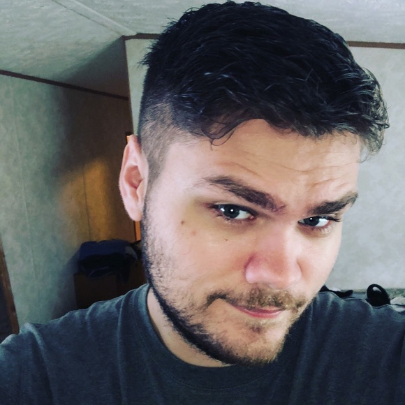 Profile Picture of Chris Mcfadden (@chris_mcfadden) on Poshmark