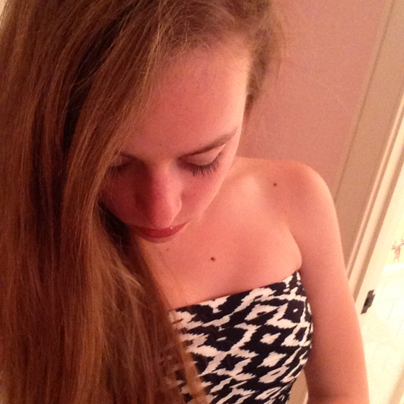 Profile Picture of Olivia Weiner (@opw928) on Poshmark