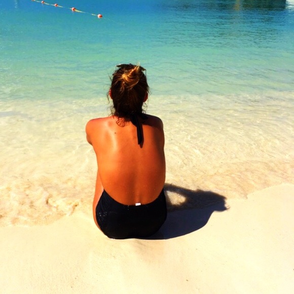 Profile Picture of Nicole Andreucci (@ikkino6) on Poshmark