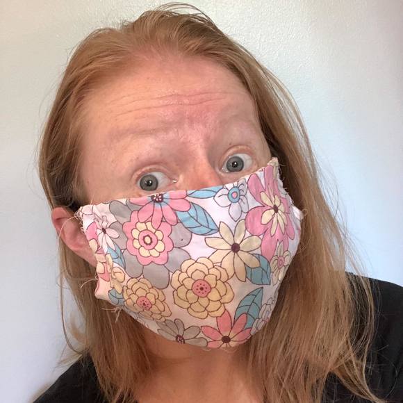 Profile Picture of Katharine Tapley (@katedrewthis) on Poshmark