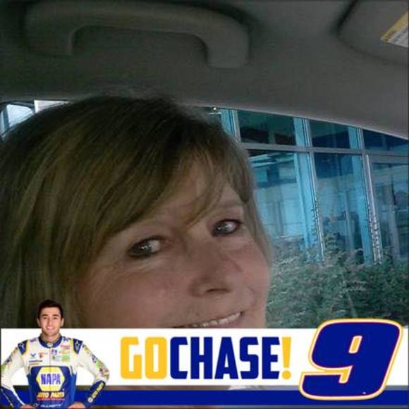 Profile Picture of Vicki Vaughn (@jrfan814) on Poshmark