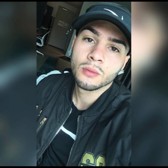 Profile Picture of Brandon Micheal (@micheal_brann) on Poshmark