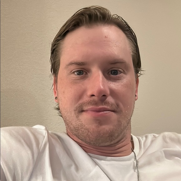 Profile Picture of Michael Zurovec (@zurowor21) on Poshmark