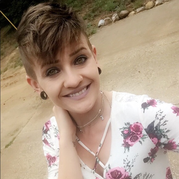 Profile Picture of Crystal Gridley (@crystalg94) on Poshmark