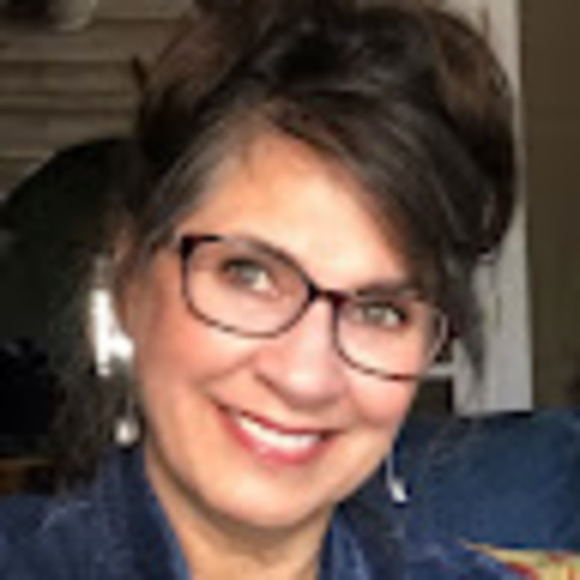 Profile Picture of Barb Schiedermayer (@schiedy59) on Poshmark