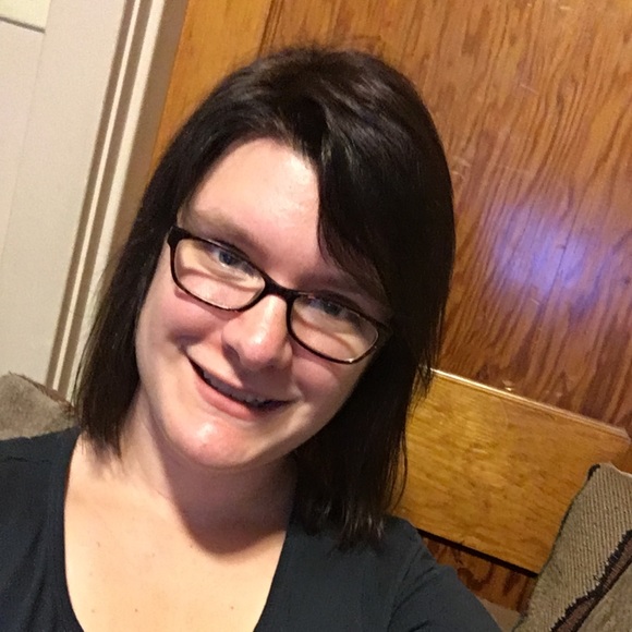 Profile Picture of Christine Wiegman (@cwiegman15) on Poshmark