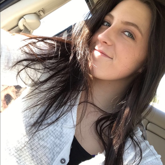 Profile Picture of Diana Barnes (@dianaab01) on Poshmark