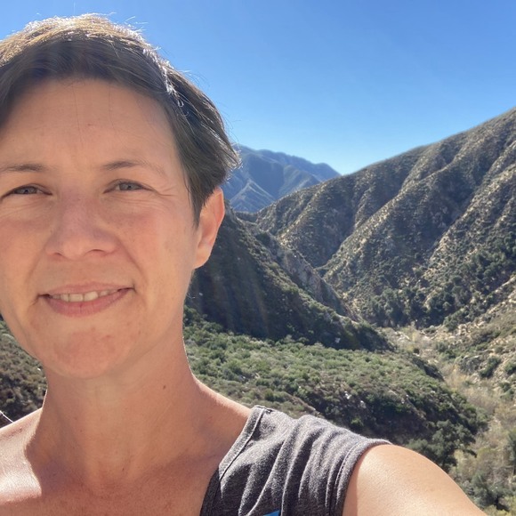 Profile Picture of Elyse Imamura (@elyseimamura) on Poshmark