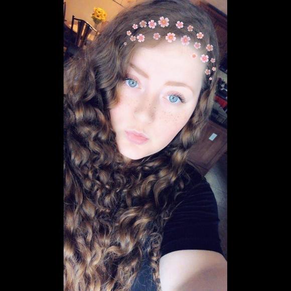 Profile Picture of Taylor Pichelmeyer (@taypichel) on Poshmark