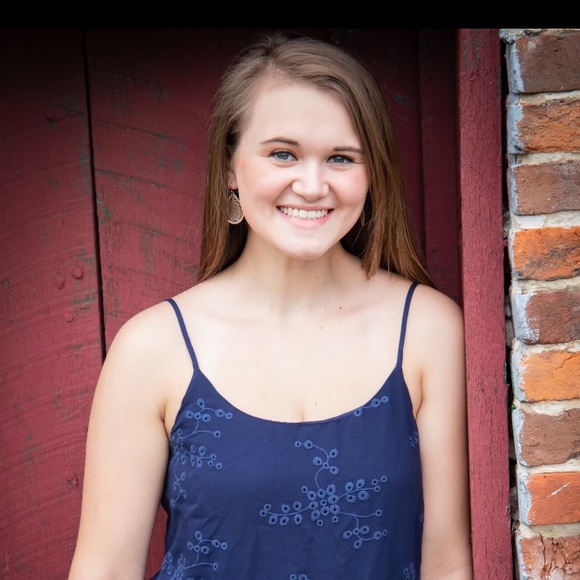 Profile Picture of Symphony Cansler (@s_cansler) on Poshmark