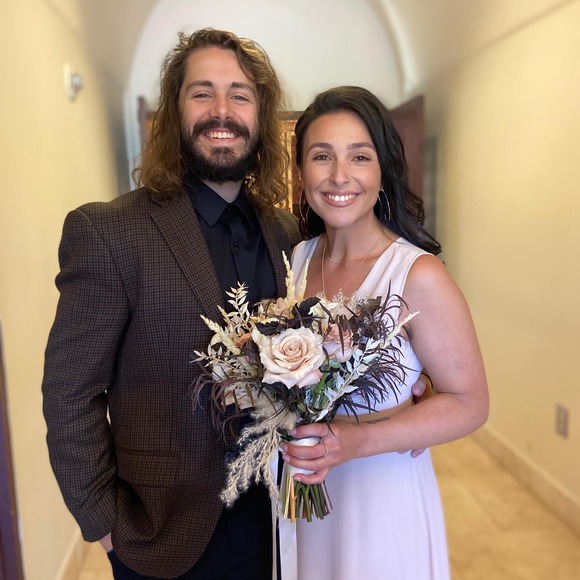 Profile Picture of Taylor Bobich (@tmbak1995) on Poshmark