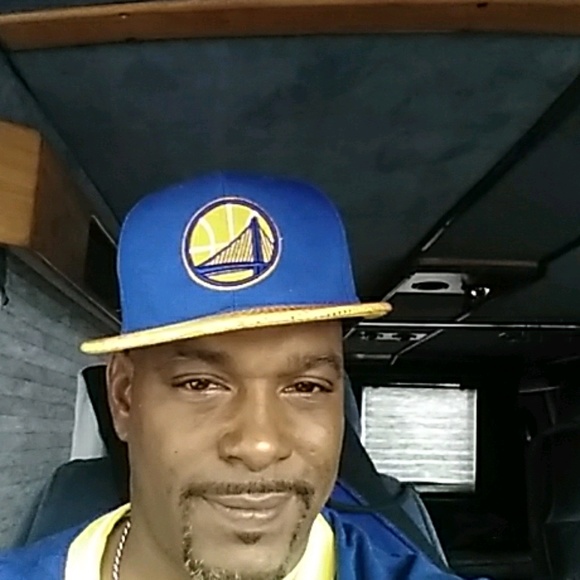 Profile Picture of Dontaye Brown (@shrelldontaye1) on Poshmark