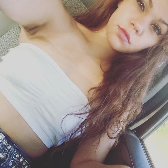 Profile Picture of Ivana Rosado (@irosado96) on Poshmark