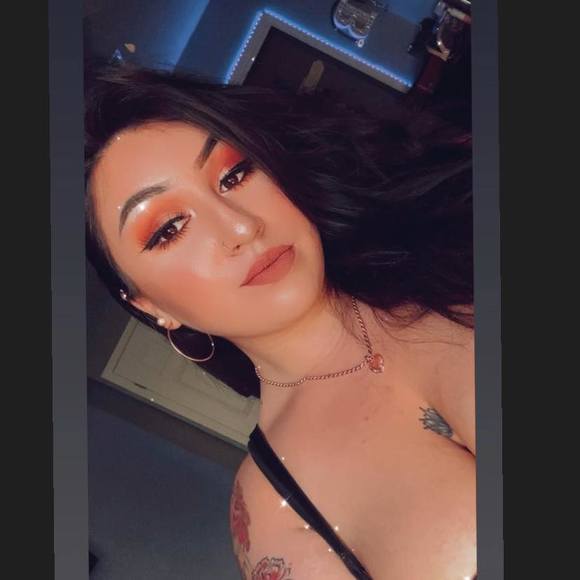 Profile Picture of Bethany Buentello (@bethany1150) on Poshmark