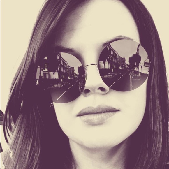 Profile Picture of Rebecca Pfendt (@rwags88) on Poshmark