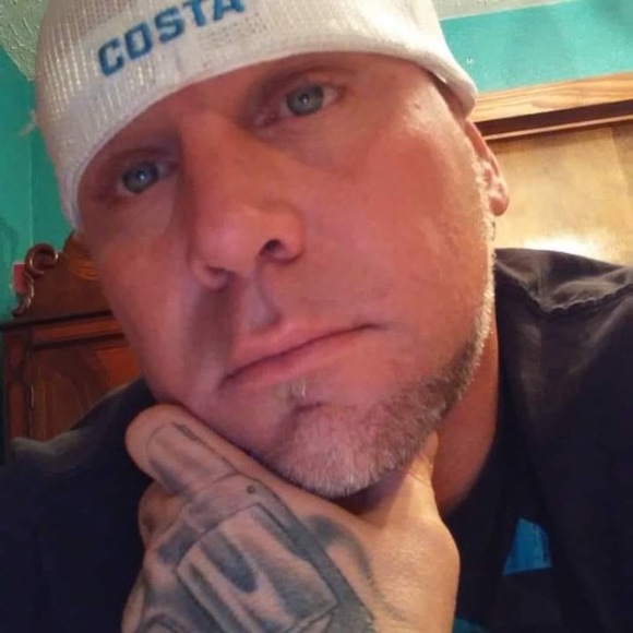 Profile Picture of Jonathan Harrelson (@jharrelson3) on Poshmark