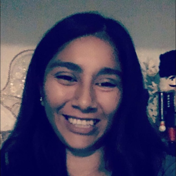 Profile Picture of Cindy Zepeda (@zepcndy) on Poshmark