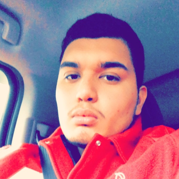 Profile Picture of Donovan R (@donovanrocha) on Poshmark