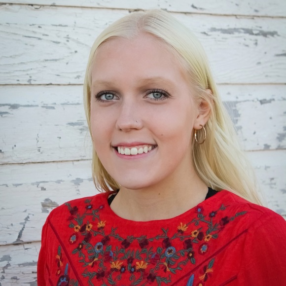 Profile Picture of Libbey Pendill (@libbeypendill) on Poshmark