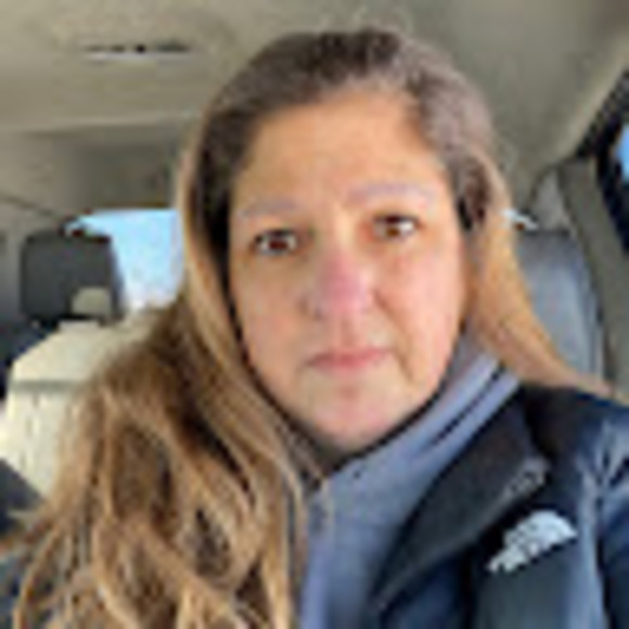 Profile Picture of Janet Betterton (@jltiff) on Poshmark