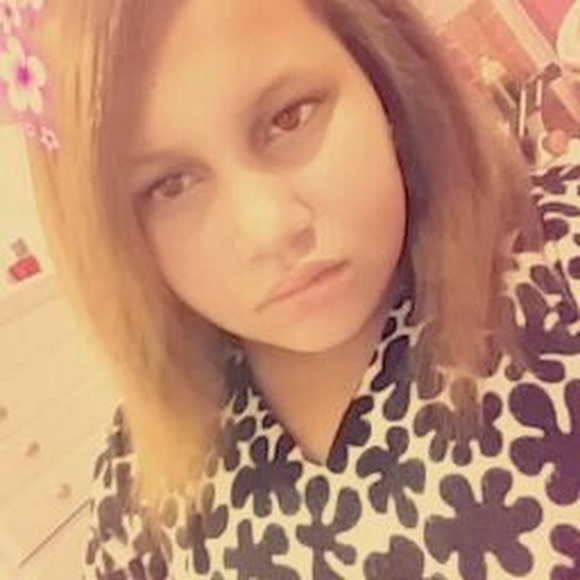 Profile Picture of Alexus Oldenburg (@alexusoldenburg) on Poshmark