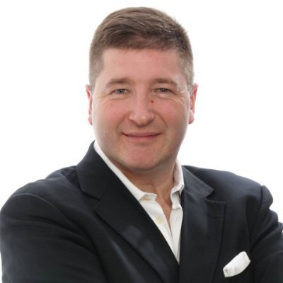 Profile Picture of Sean Ryan (@SimonsParis) on Twitter