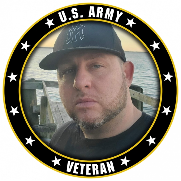 Profile Picture of Rick Beeghley (@mrbeegz1) on Poshmark