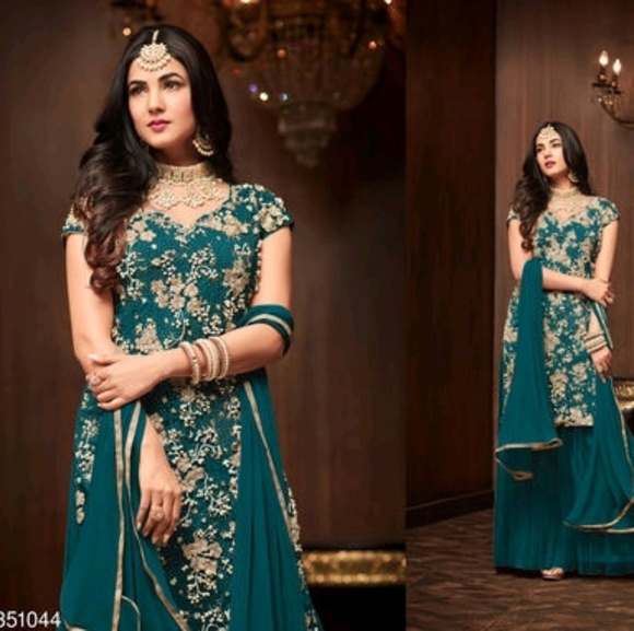 Profile Picture of Iram Hussain (@hussain394) on Poshmark