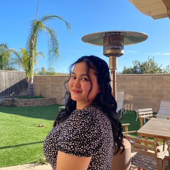 Profile Picture of Quiana Dagatan (@qdagatan) on Poshmark