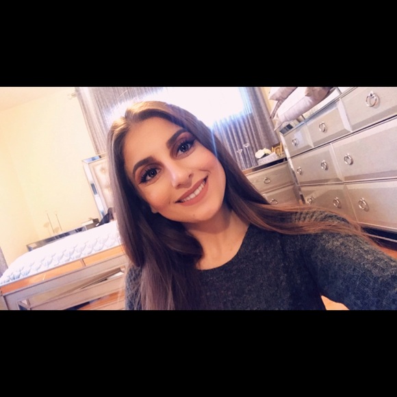 Profile Picture of Keshishyan Lianna (@liannaaak) on Poshmark