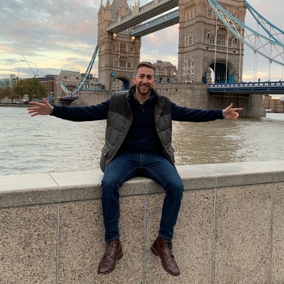 Profile Picture of George Elias (@georgejelias) on Poshmark