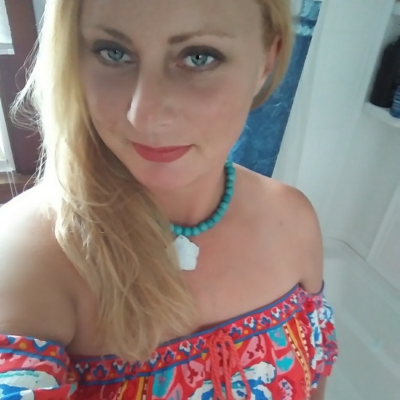 Profile Picture of Christina Hall (@chall2384) on Poshmark