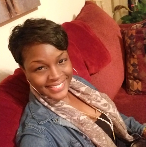 Profile Picture of Stephanie Black (@countenance23) on Poshmark