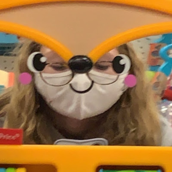 Profile Picture of Makenna Shrager (@kennashrag) on Poshmark