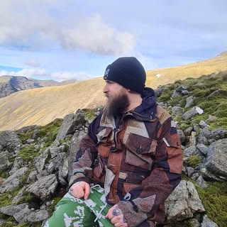 Profile Picture of Stephen May (@stevepaintsandsculpts) on Instagram