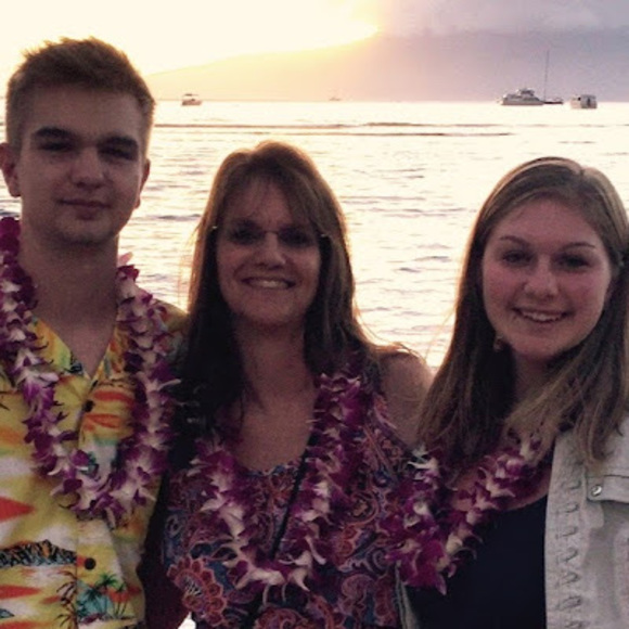 Profile Picture of Jeanette Risko (@jeanetterisko) on Poshmark