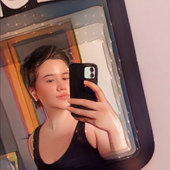 Profile Picture of Danny Enas (@dannyenas) on Poshmark