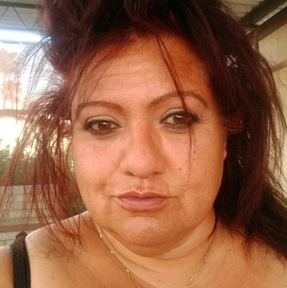 Profile Picture of Beverly Lemons (@lillylem) on Poshmark