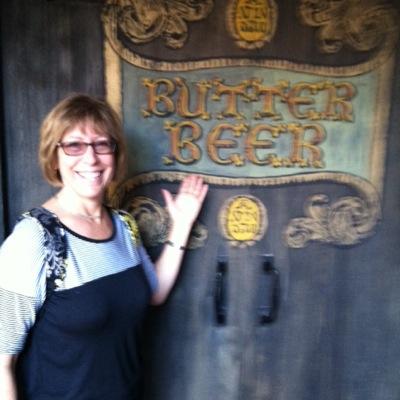 Profile Picture of Cathi Reckenbeil (@cathireck) on Twitter