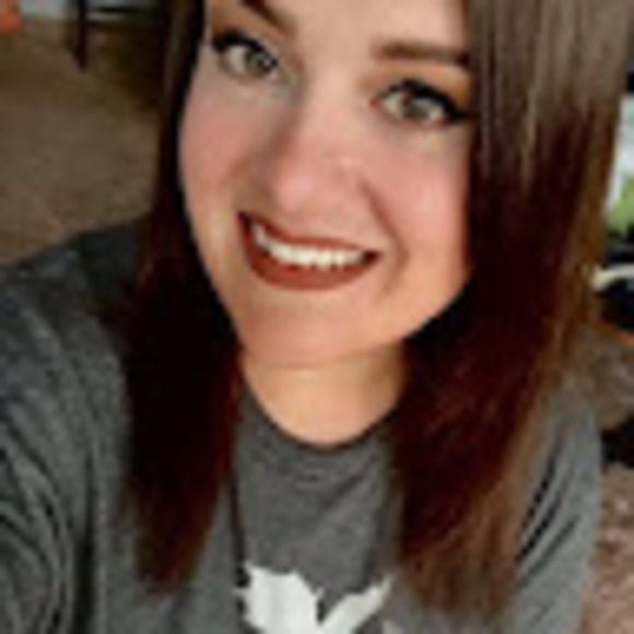 Kate Koskinen - Poshmark Profile Picture of Kate Koskinen (@k_koskinen) on Poshmark