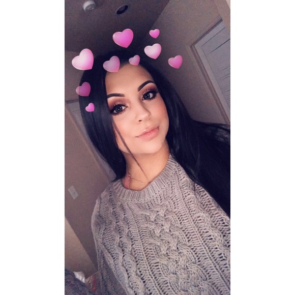 Profile Picture of Amnah Qureshi (@amnahqureshi) on Poshmark
