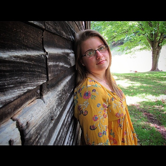 Profile Picture of Autumn Poole (@autumnfrymier) on Poshmark