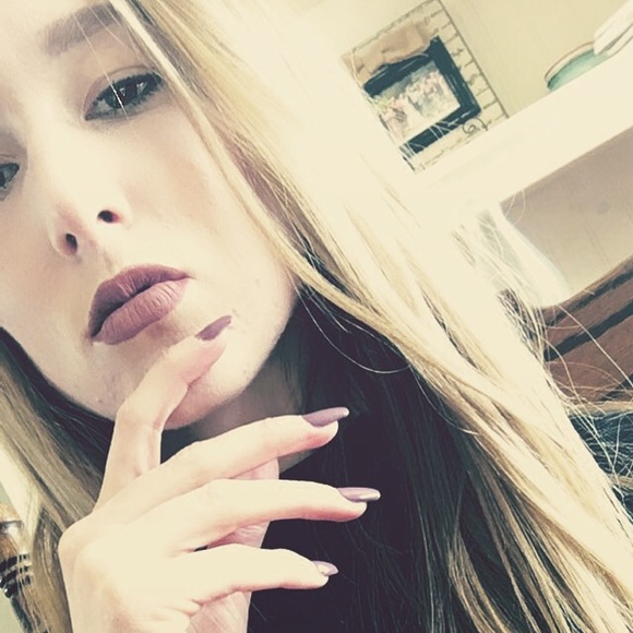 Profile Picture of Erica Zink (@ericaz14) on Poshmark