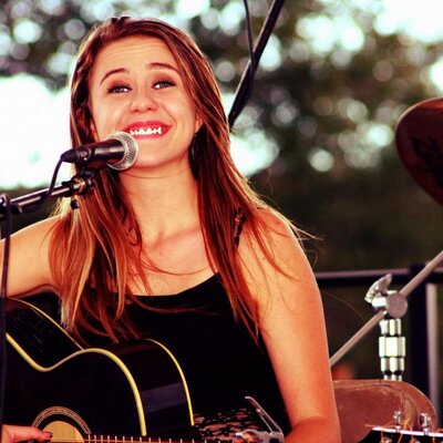 Profile Picture of Autumn Faulkner (@LegitAutumn) on Twitter