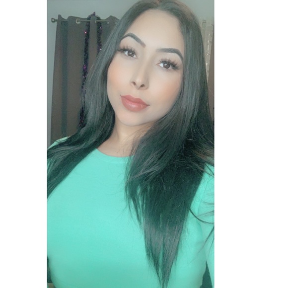 Profile Picture of Indy Lachina (@indylachina) on Poshmark