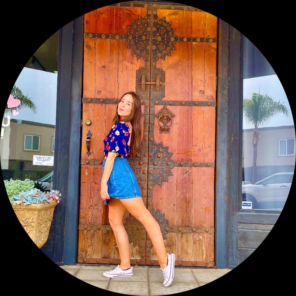 Profile Picture of Jean Nebeker (@jeannie9nine) on Poshmark