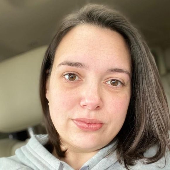 Profile Picture of Amber Farnham (@amberlynn92184) on Poshmark