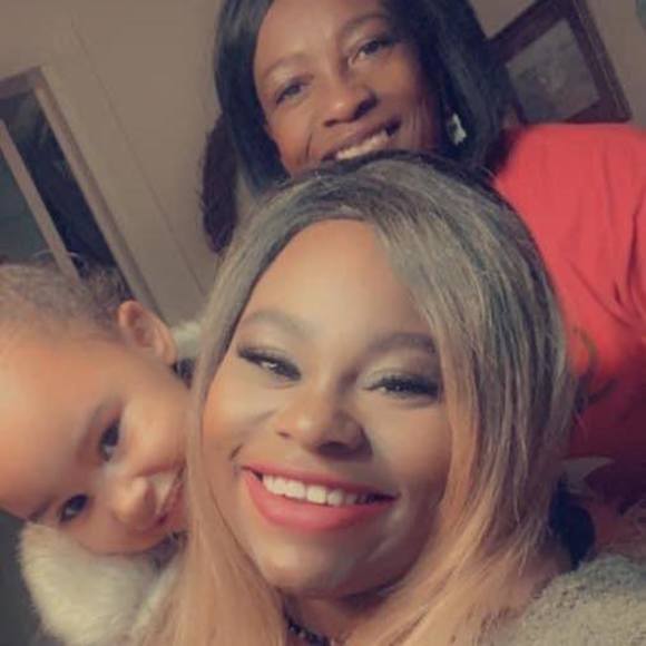 Profile Picture of Kellie Nickson (@kelcole_15) on Poshmark