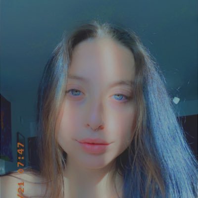 Profile Picture of Julia Antal (@jules_0008) on Twitter