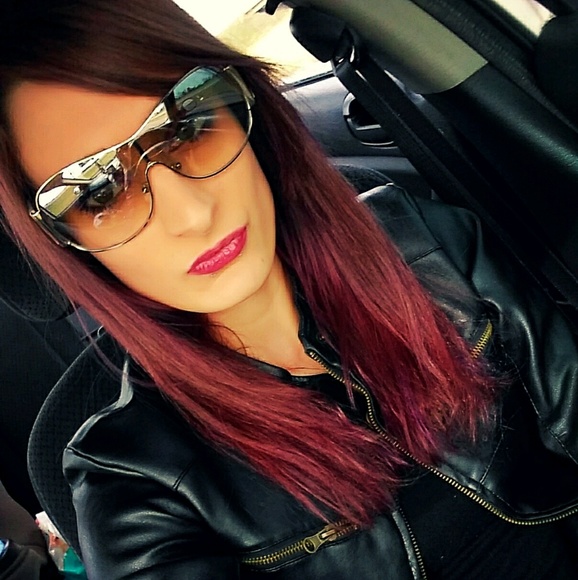 Profile Picture of Bree Snodgress (@snodgress59) on Poshmark